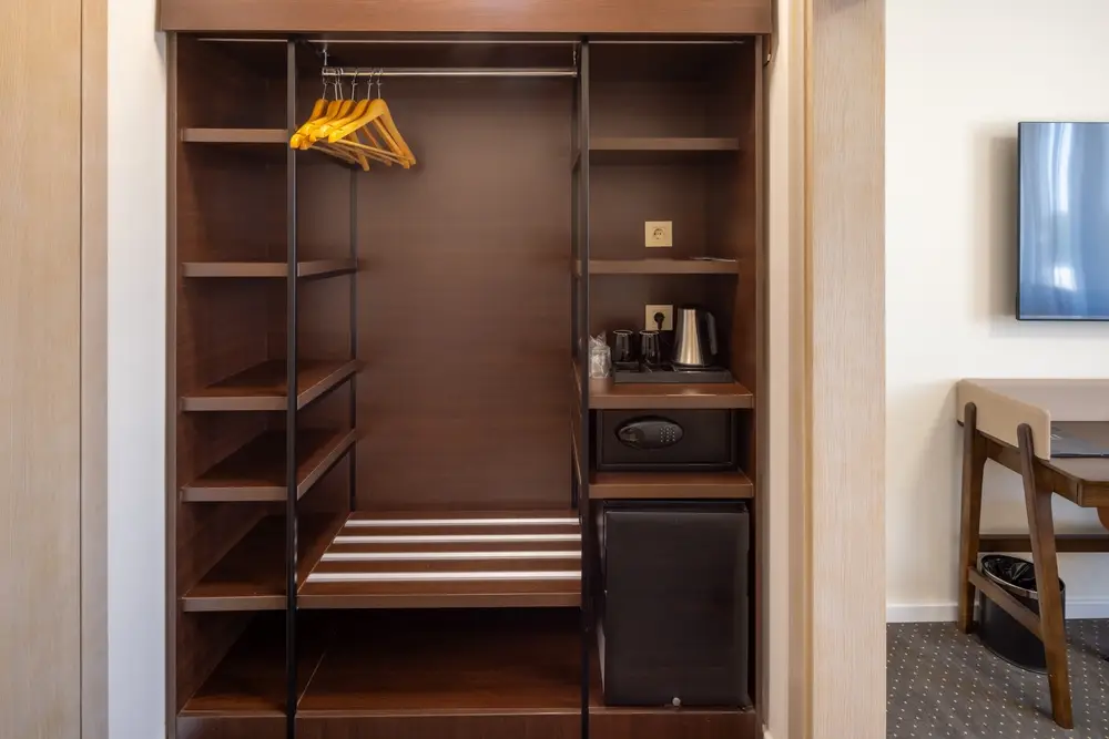 armoire en bois