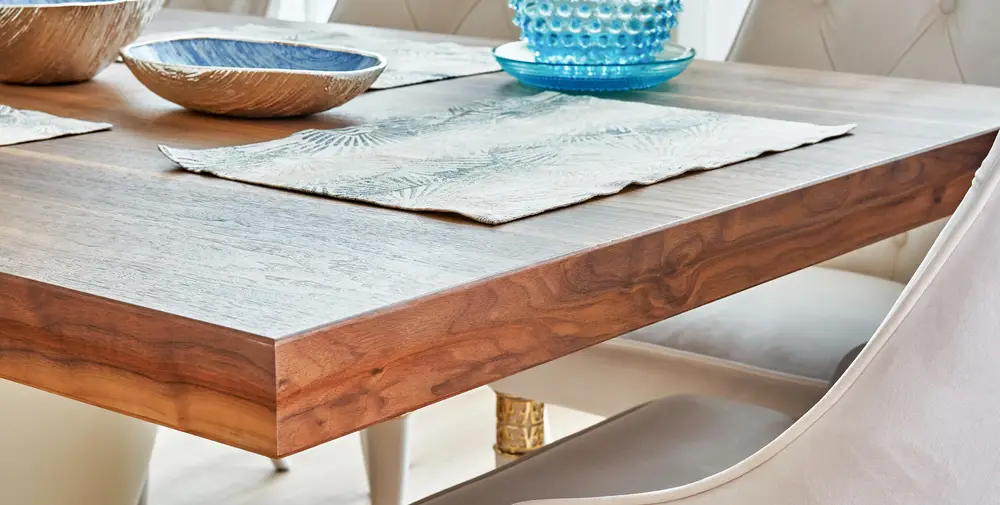 table en bois massif
